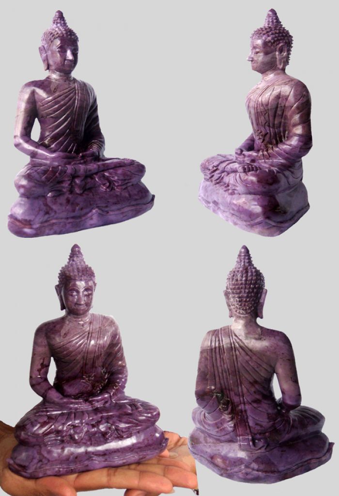 Exquisitely Masterful Thai Buddha Meditating